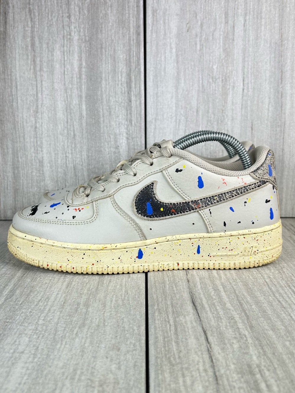 Nike Air Force 1 One LV8 Taupe Paint Splatter Sneaker Shoes Womens Size 8.5 7Y - Picture 2 of 11
